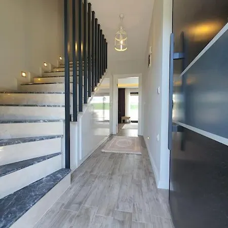 Villa Atlas 14 *